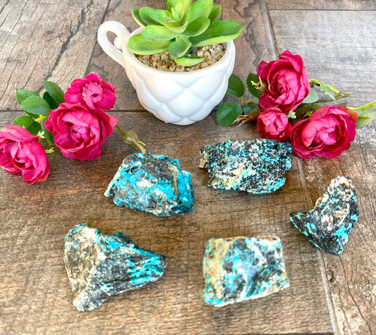 1pc. Chrysocolla crystal cluster - Raw Mineral - Raw Chrysocolla - Raw Stone - Reiki Healing Stone - Crystal Bed - Mineral Specimen